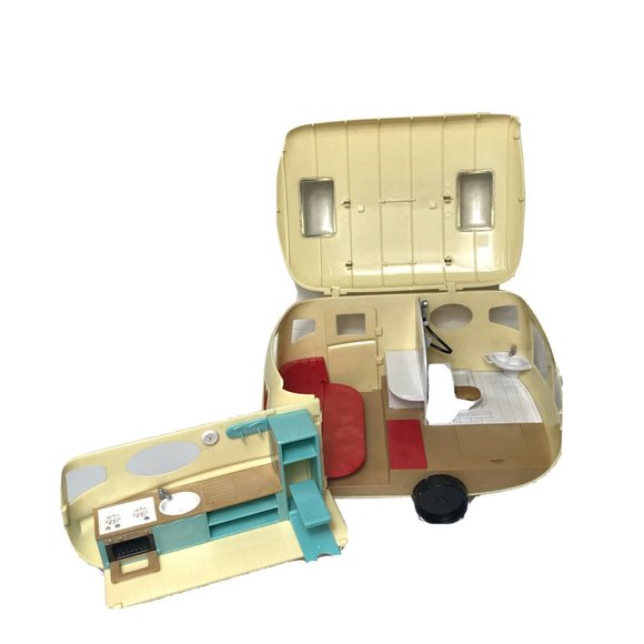 Calico Critters Caravan Family Camper 2018 Cream Green Model #CC2134 - Picture 5 of 14